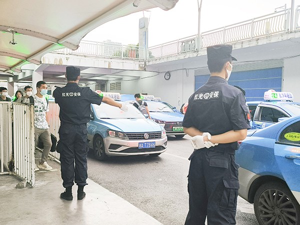 交通行政執(zhí)法局隊員執(zhí)勤風采